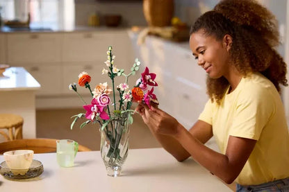 LEGO® Botanicals Joli bouquet de fleurs roses 10342