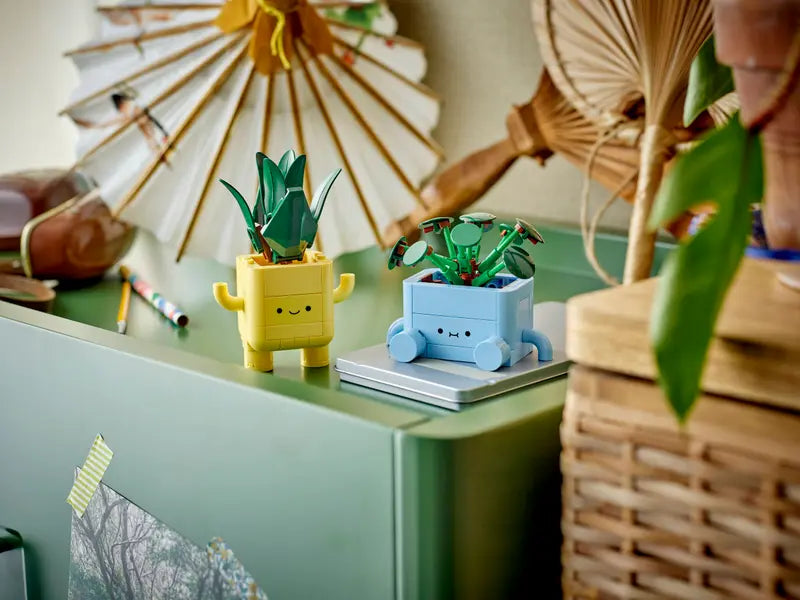 LEGO® Botanicals Petites plantes souriantes 10349