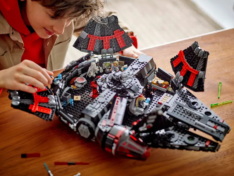 LEGO® Star Wars™ le Faucon Noir 75389