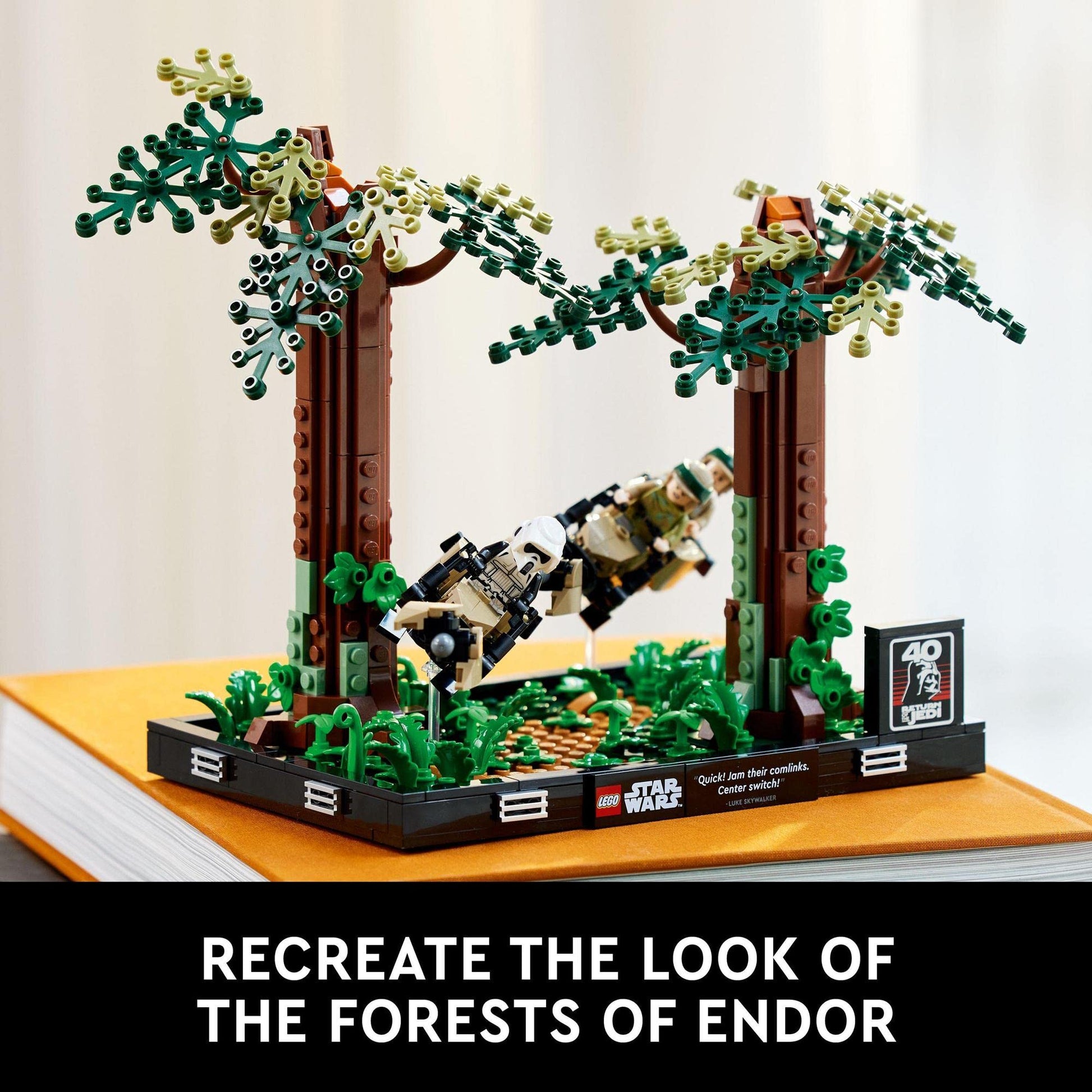 LEGO® Star Wars™ diorama de la poursuite en speeder sur Endor 75353