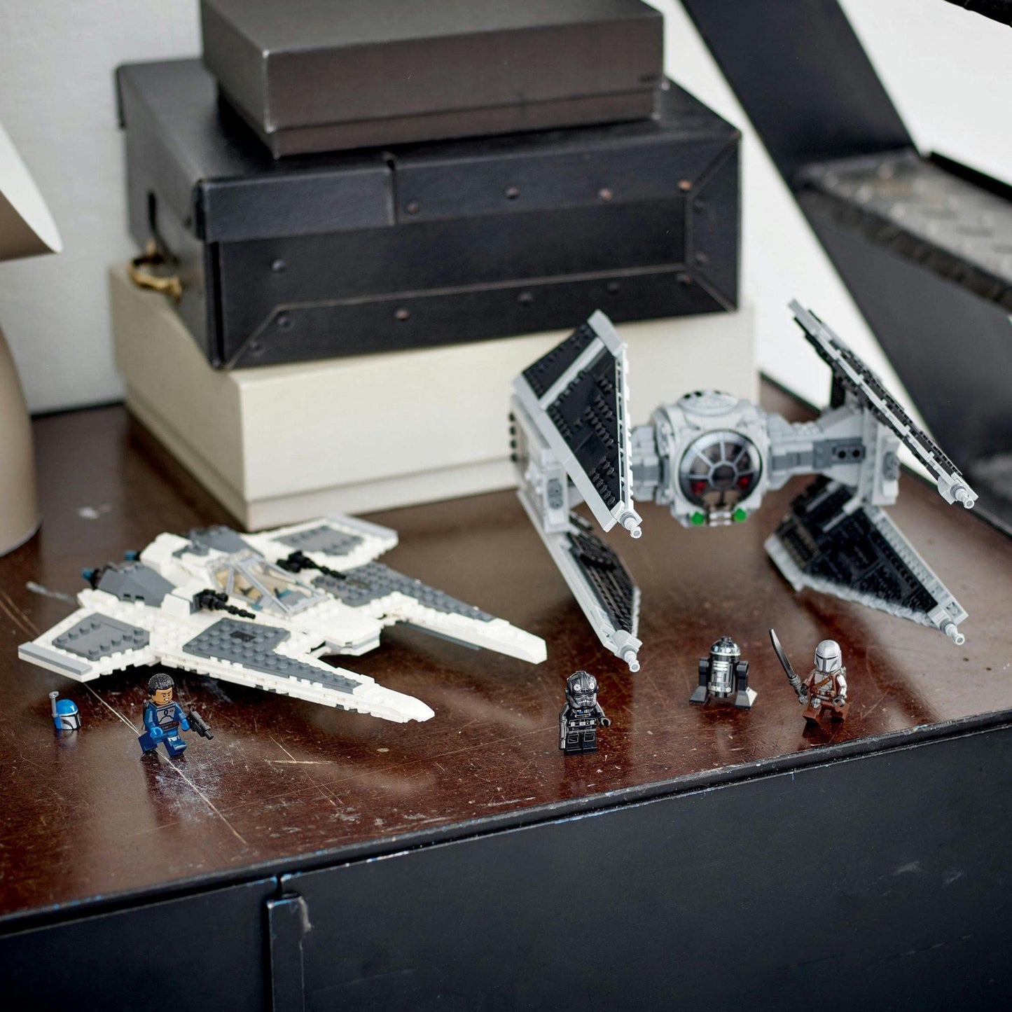 LEGO® Star Wars™ Mandalorian Fang Fighter vs. TIE Interceptor 75348