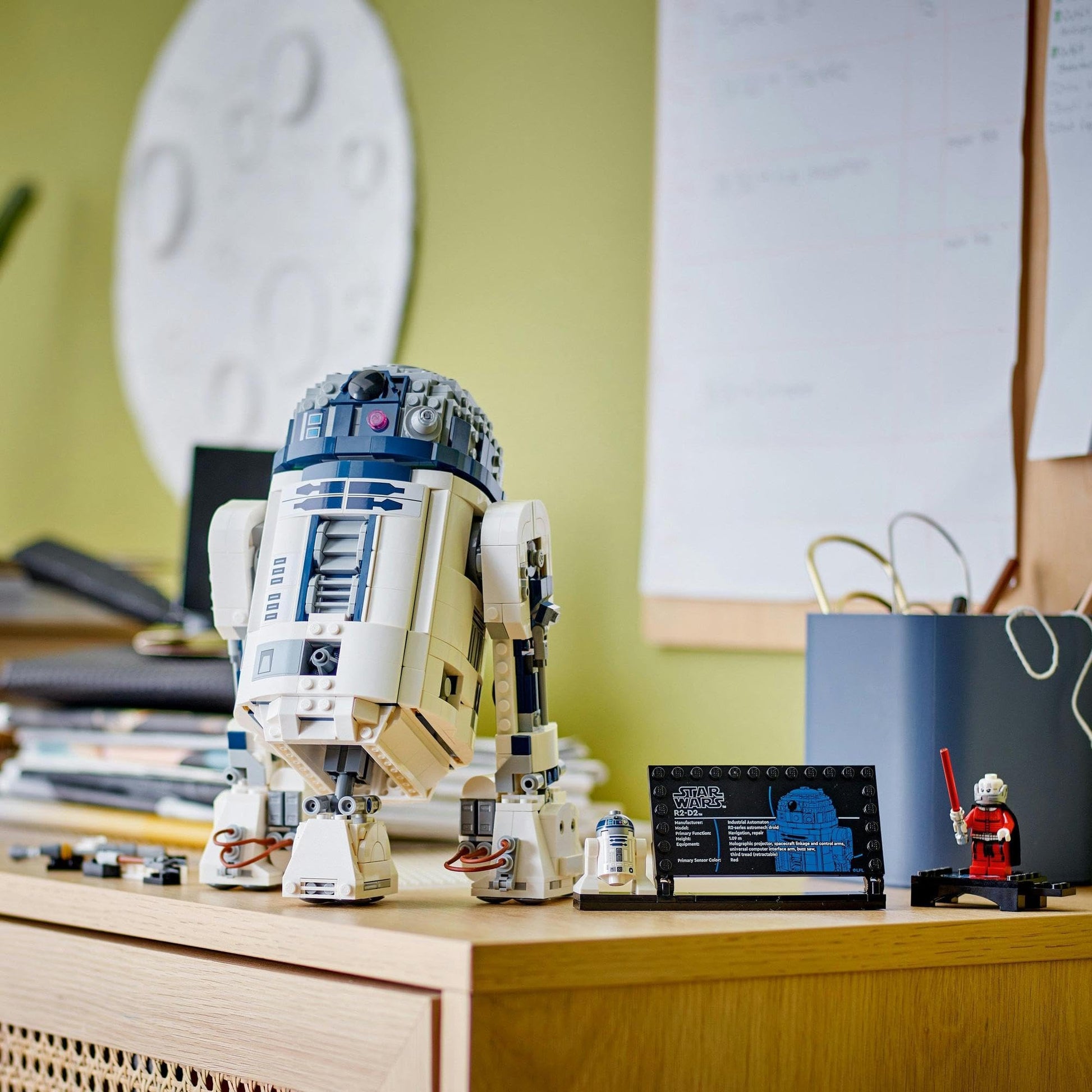 LEGO® Star Wars™ R2-D2 75379