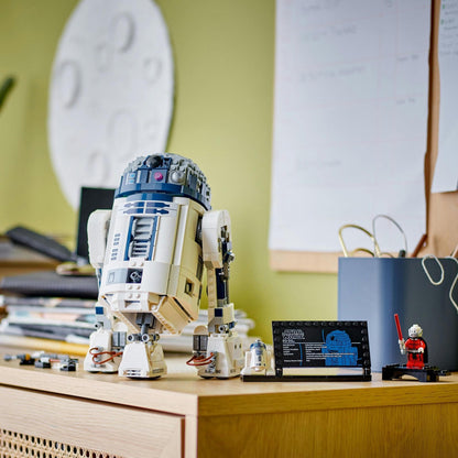 LEGO® Star Wars™ R2-D2 75379