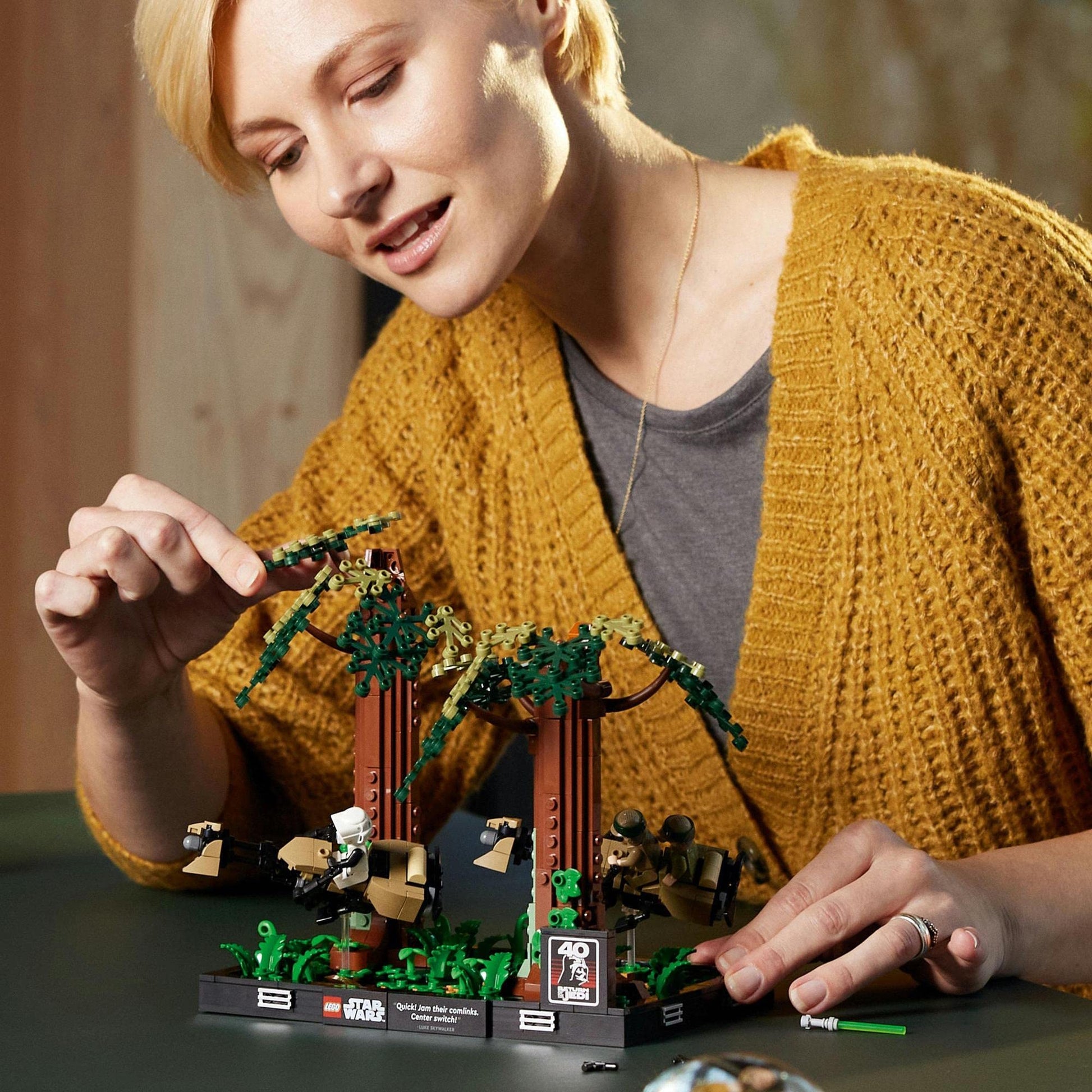 LEGO® Star Wars™ diorama de la poursuite en speeder sur Endor 75353