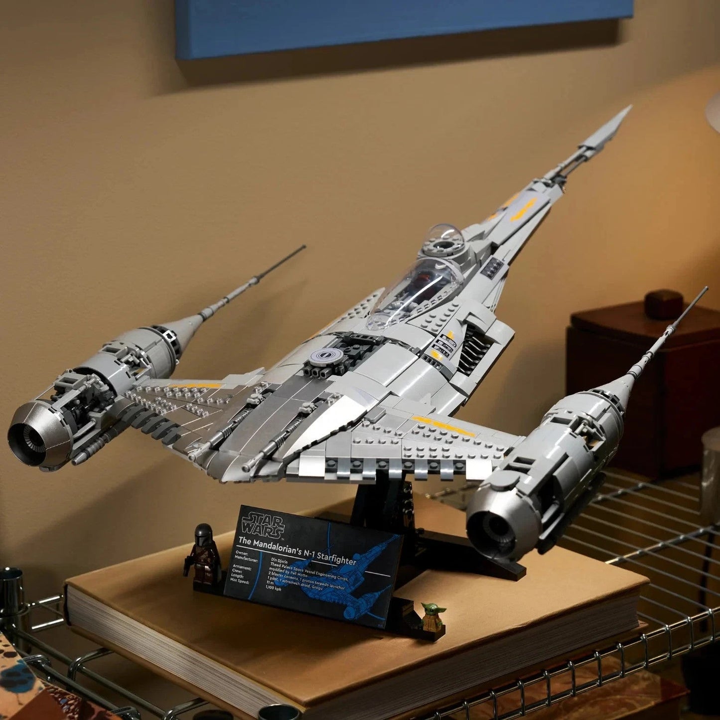 LEGO® Star Wars™ UCS The Mandalorian’s N-1 chasseur stellaire 75442