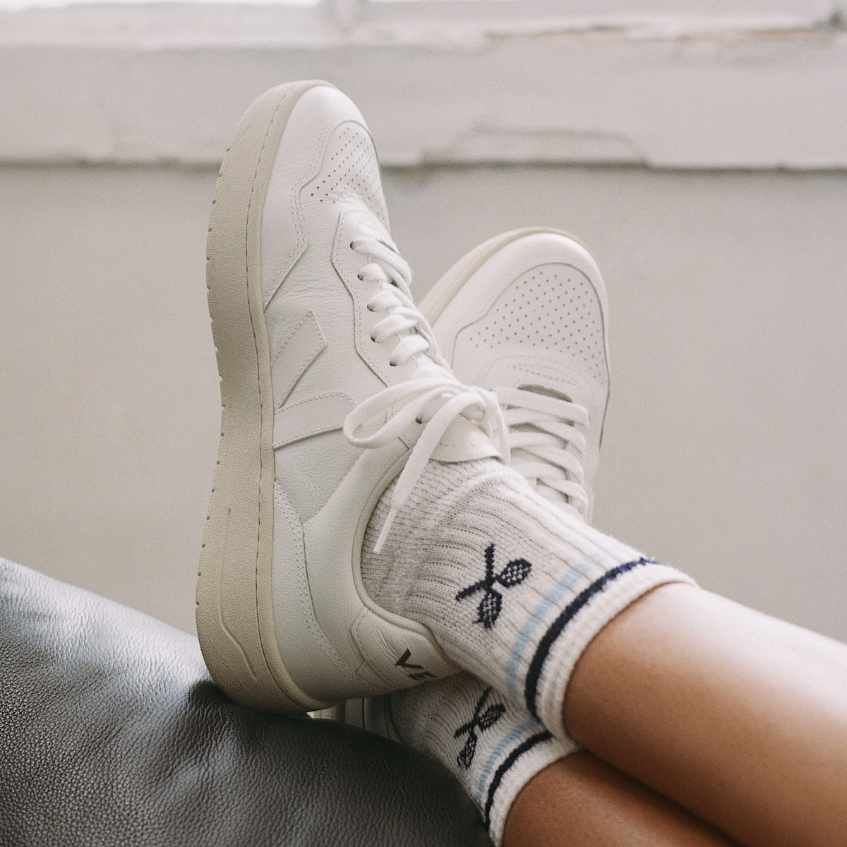 V-90 LEATHER WHITE